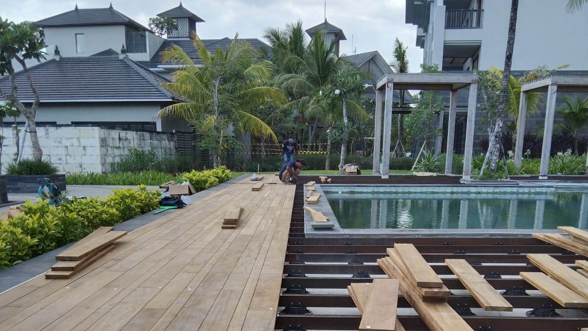 WOODECK-POOLRAND